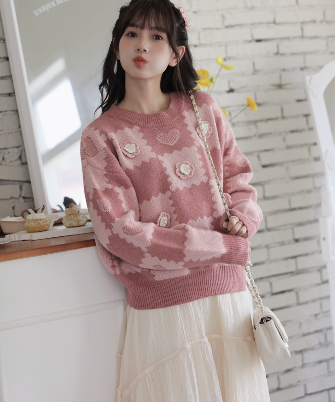 フラワーモチーフハート柄クルーネックニット