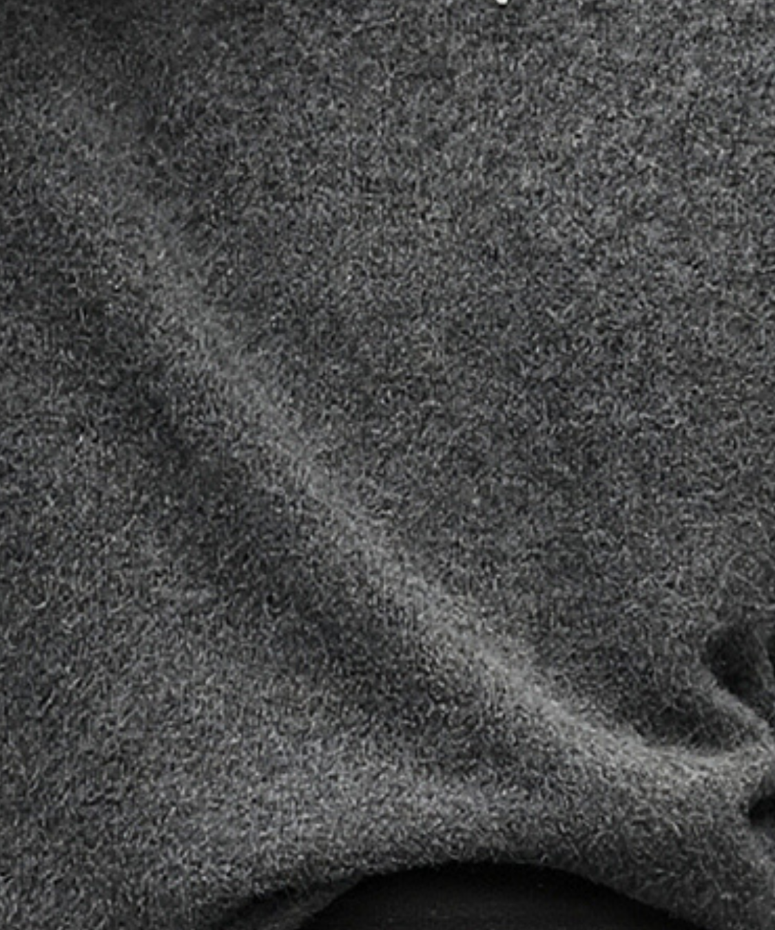 パール装飾ラウンドネックニット