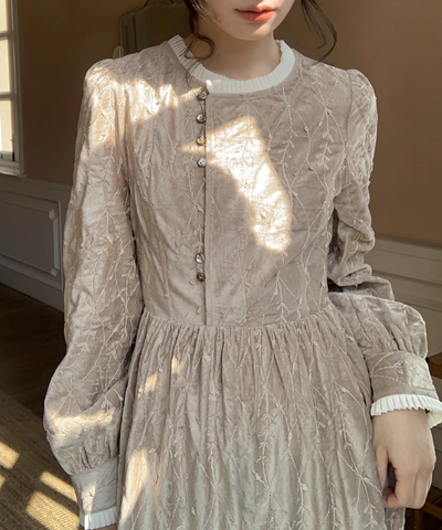 フリルカラーベルベット刺繍ドレス