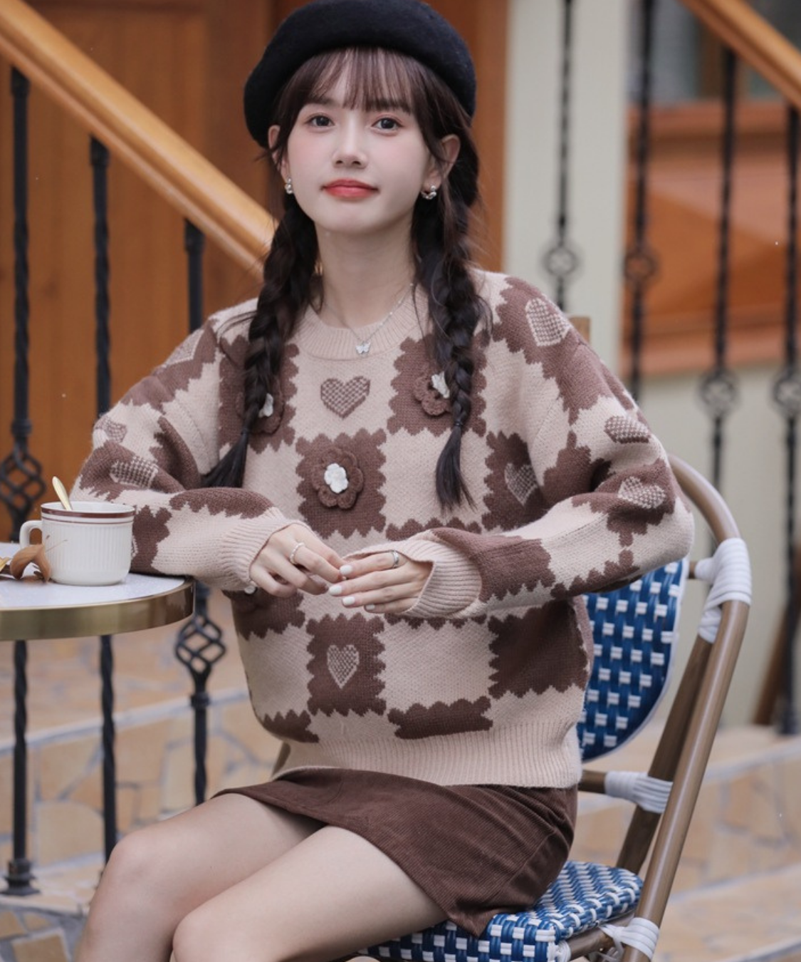 フラワーモチーフハート柄クルーネックニット