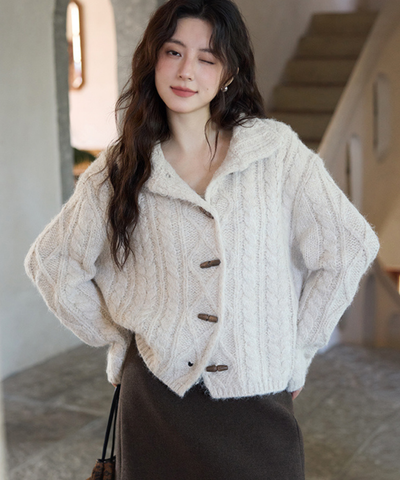 トグルボタンケーブルニットカーディガン