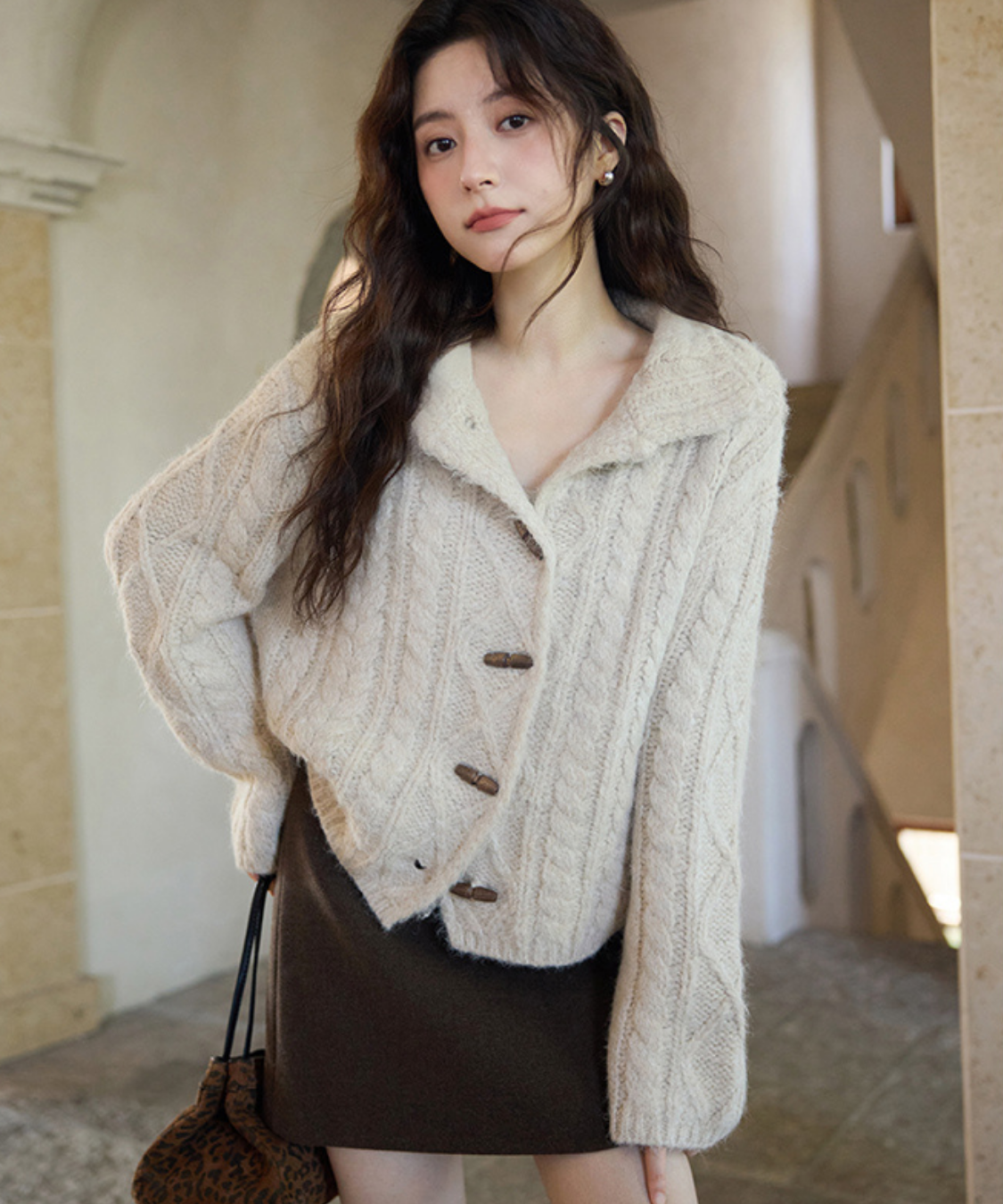 トグルボタンケーブルニットカーディガン