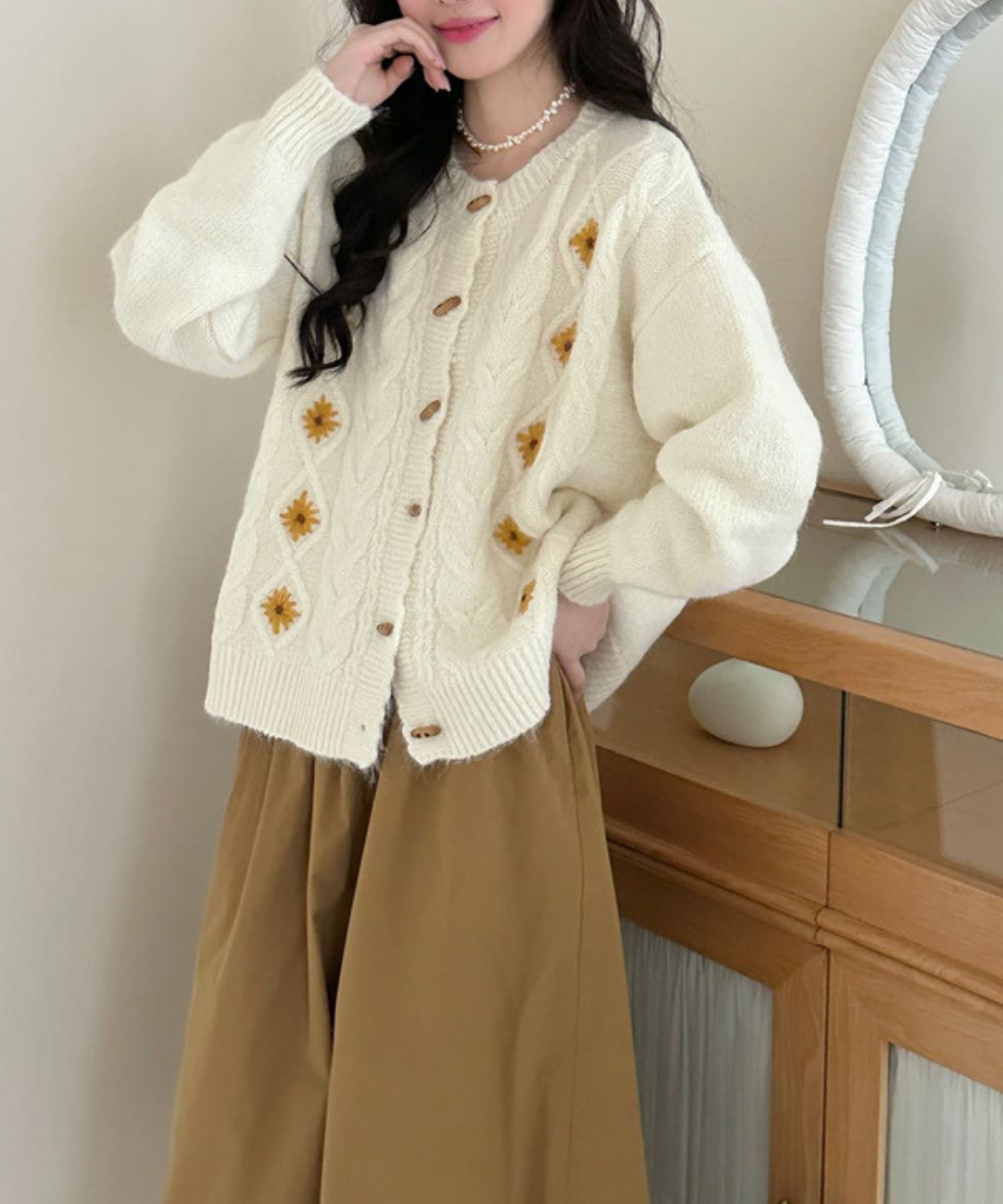 ナチュラルフラワーケーブルカーディガン