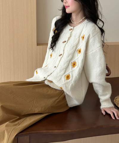ナチュラルフラワーケーブルカーディガン