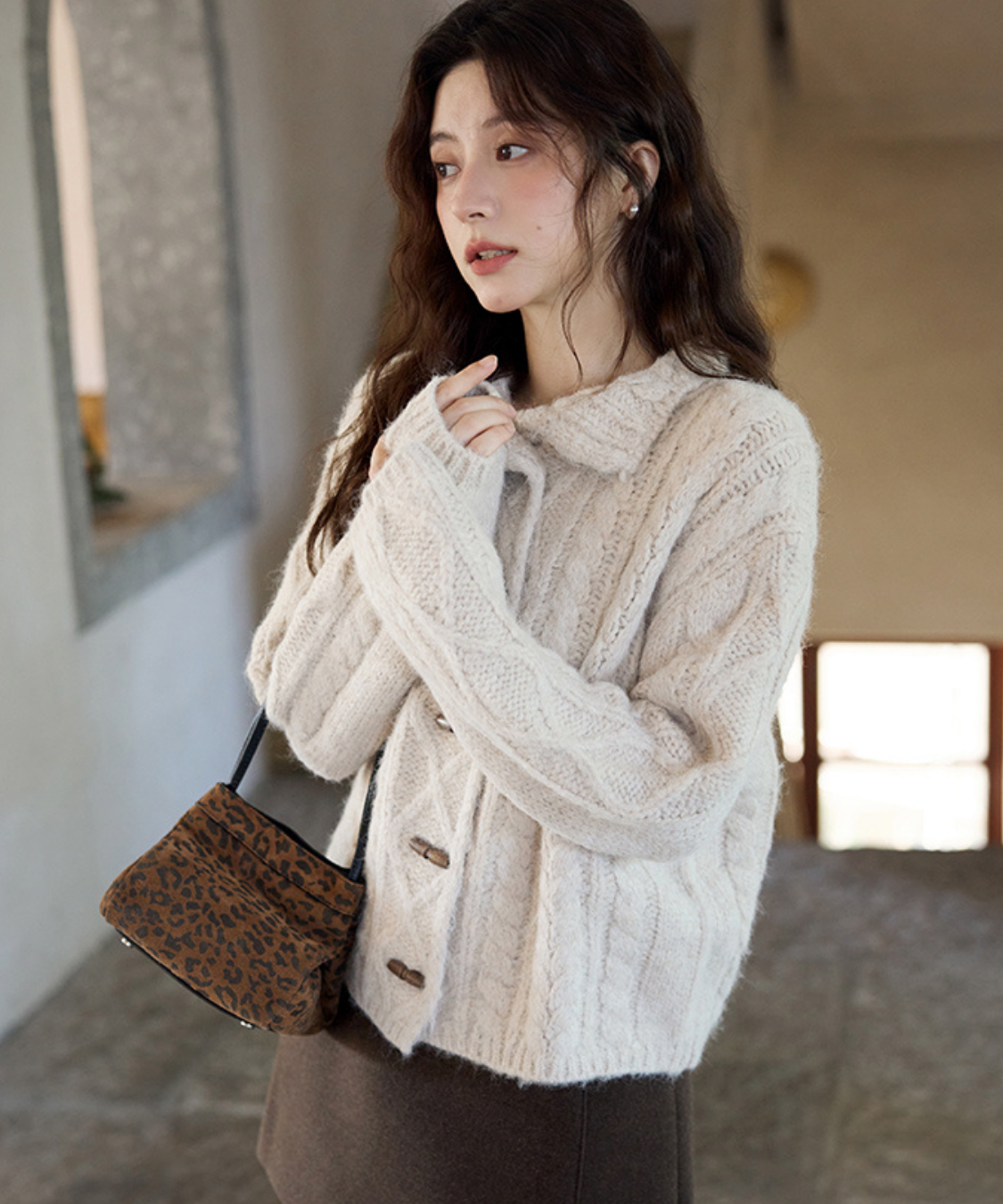 トグルボタンケーブルニットカーディガン