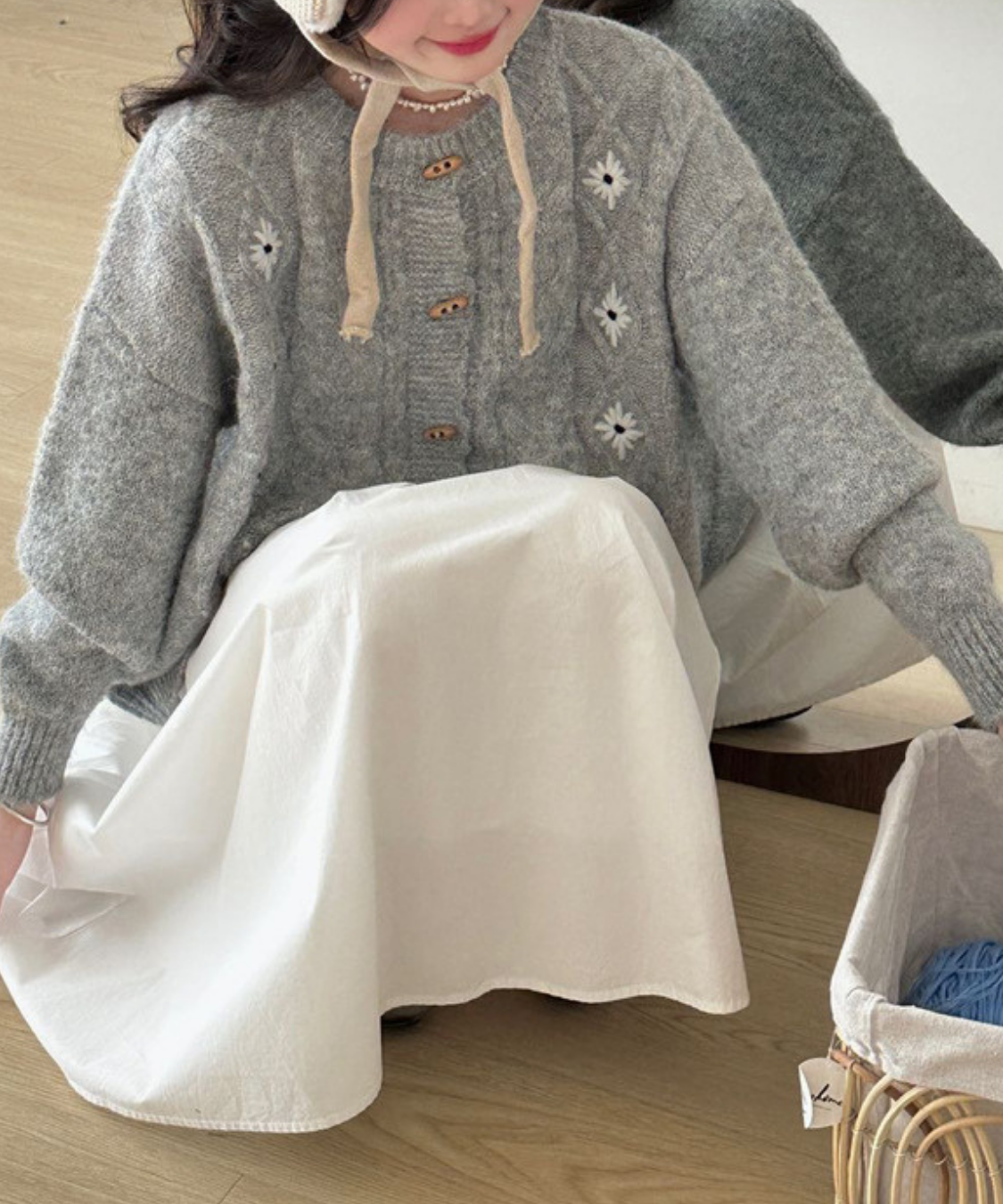 ナチュラルフラワーケーブルカーディガン