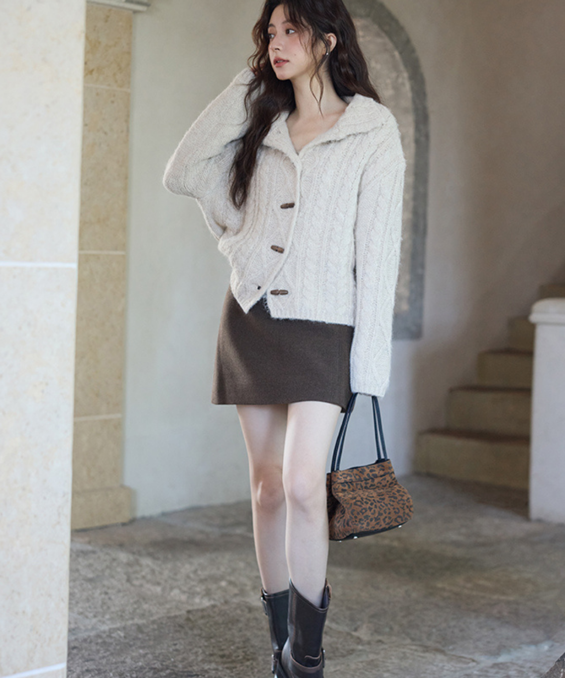 トグルボタンケーブルニットカーディガン