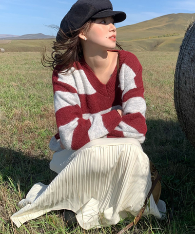 Vネックルーズボーダーニット