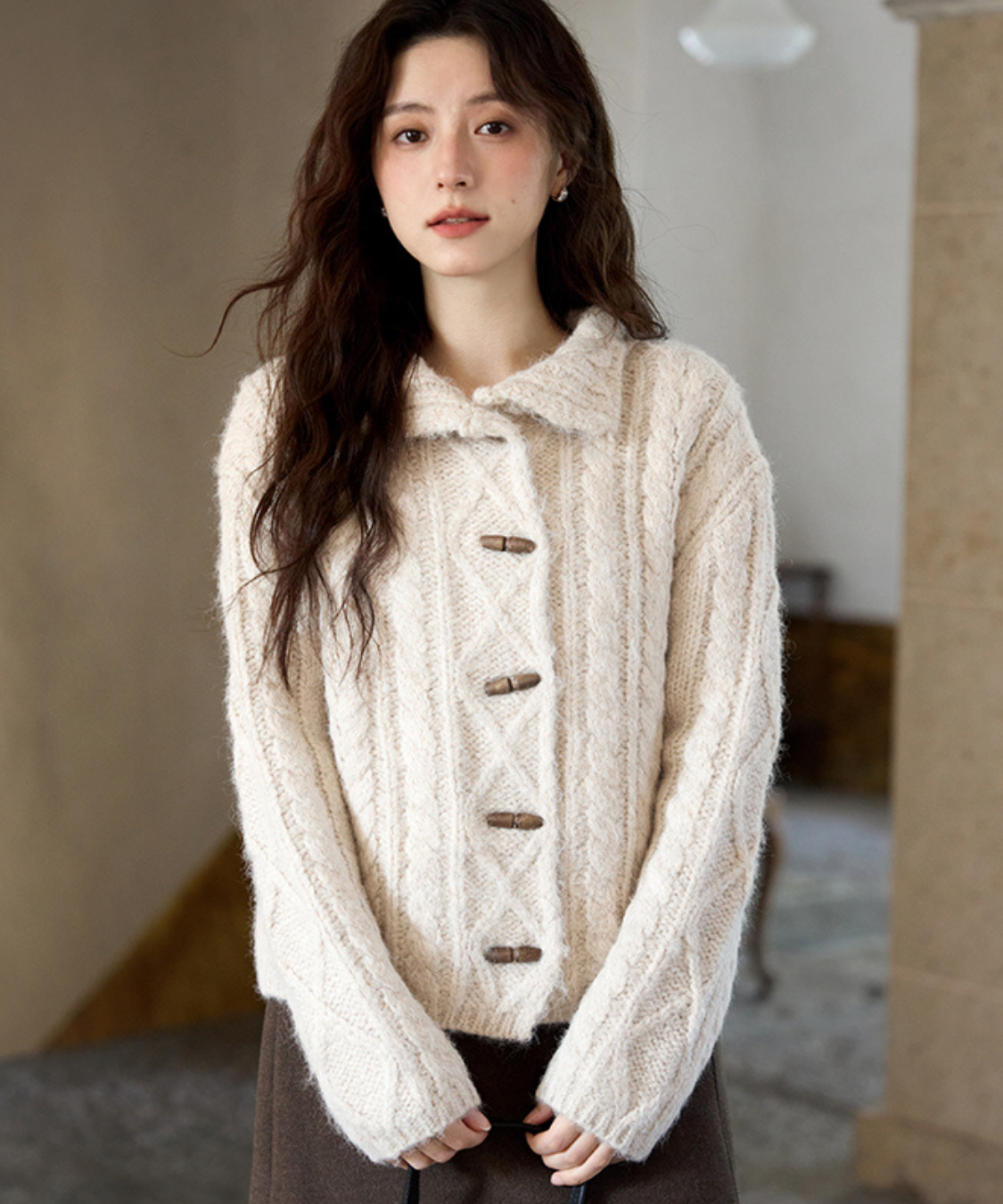 トグルボタンケーブルニットカーディガン