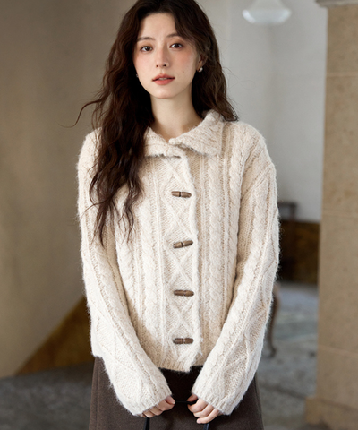 トグルボタンケーブルニットカーディガン