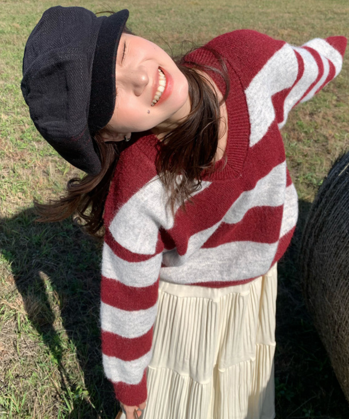 Vネックルーズボーダーニット