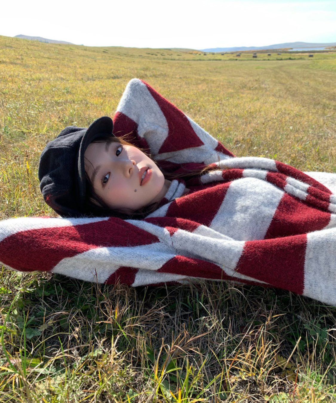 Vネックルーズボーダーニット