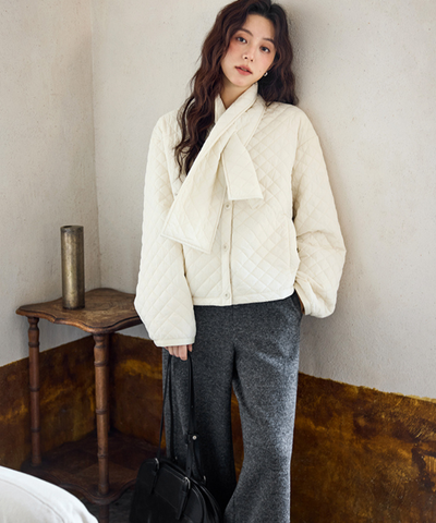 マフラー付きダイヤキルティングジャケット