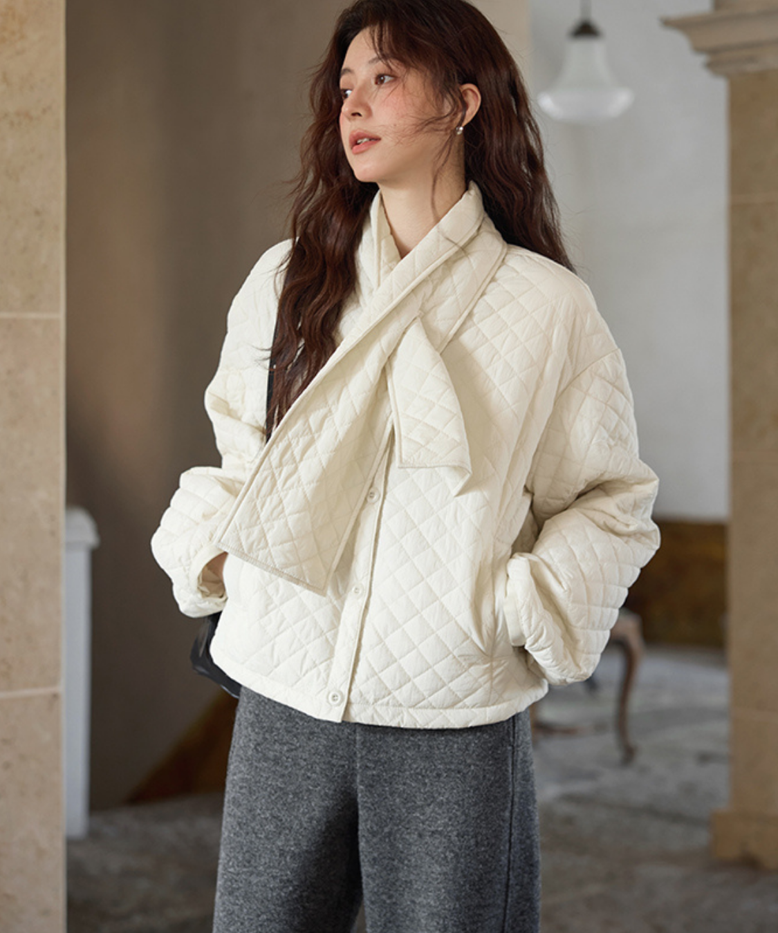 マフラー付きダイヤキルティングジャケット