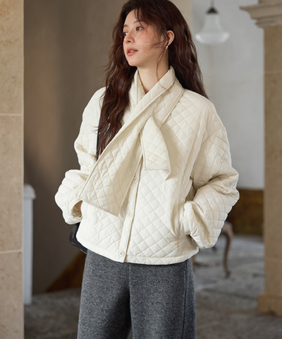 マフラー付きダイヤキルティングジャケット