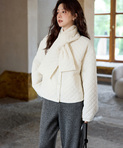 マフラー付きダイヤキルティングジャケット