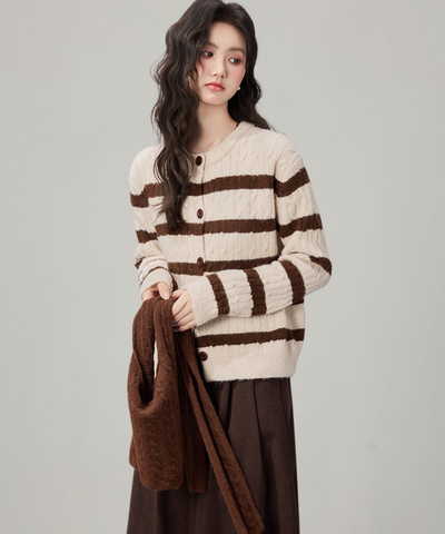 肩掛け風ショール付きボーダー柄ケーブル編みカーディガン