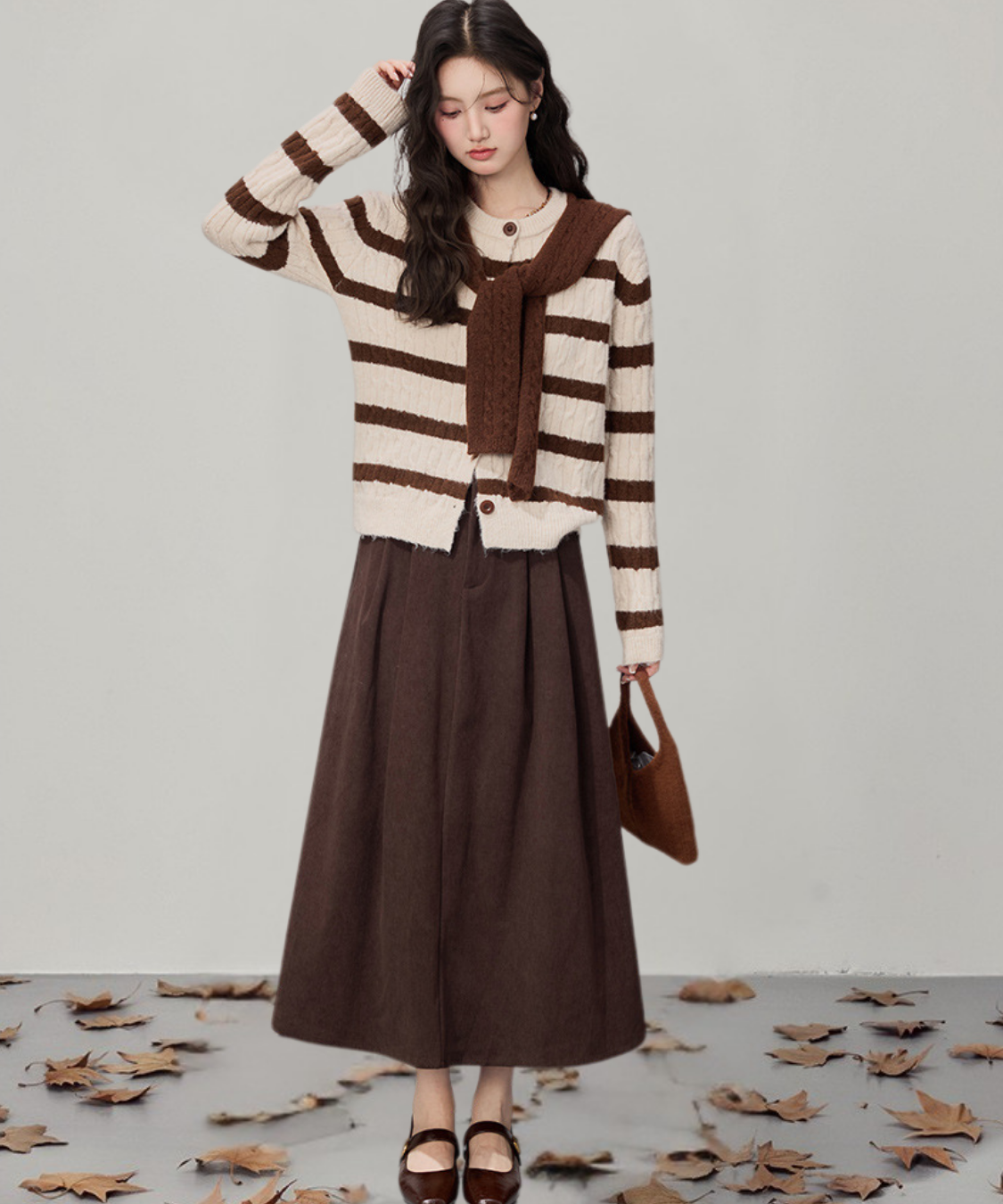 肩掛け風ショール付きボーダー柄ケーブル編みカーディガン