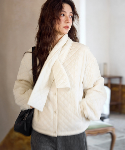 マフラー付きダイヤキルティングジャケット