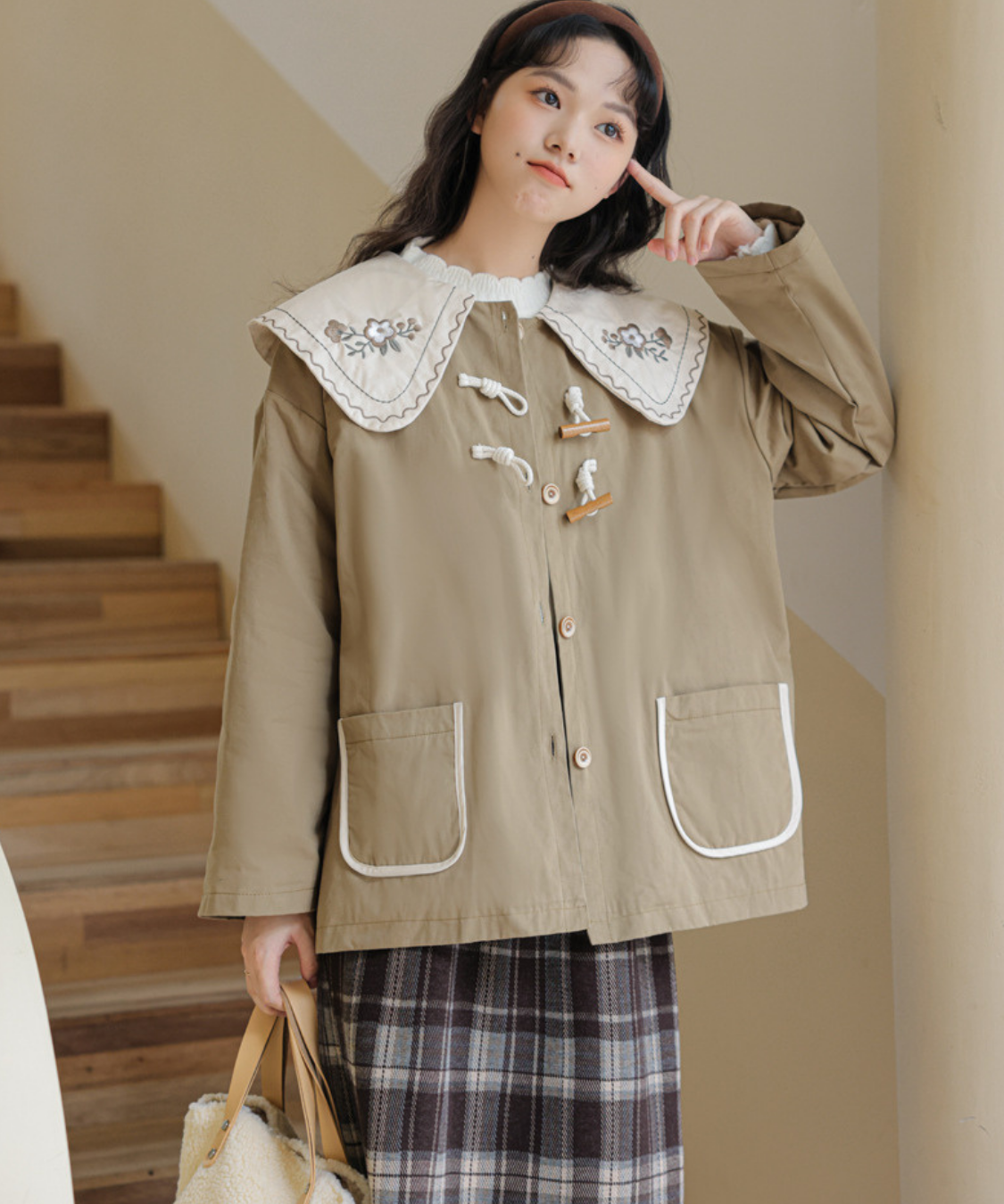 配色パイピングポケット付き刺繍ビッグカラージャケット