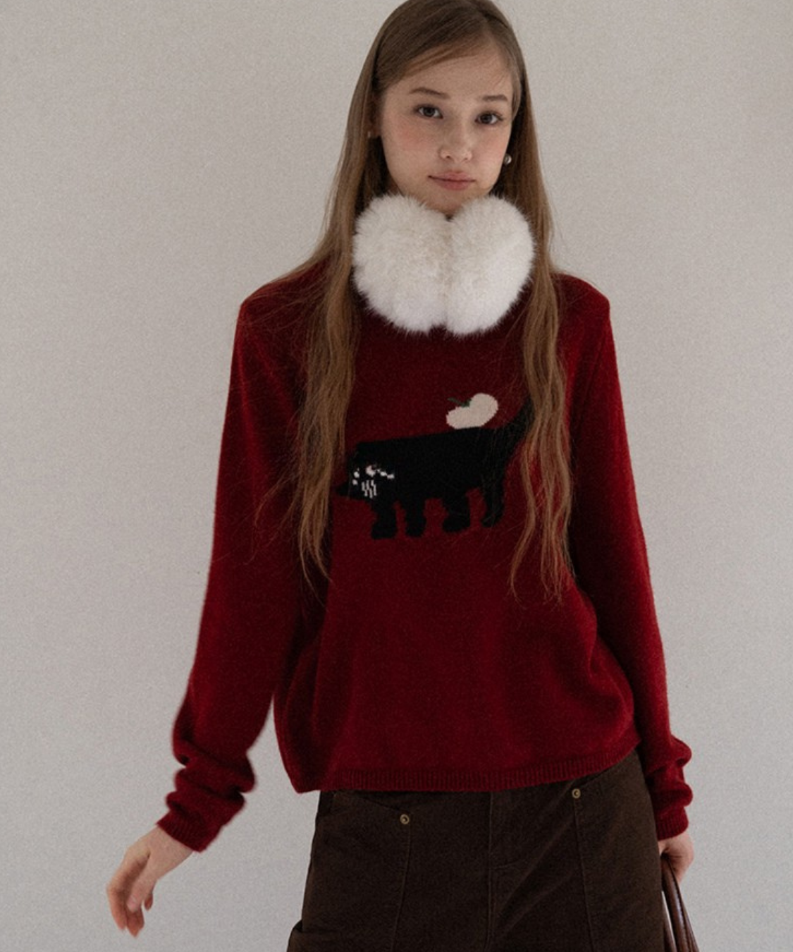 クルーネック黒猫デザインニット