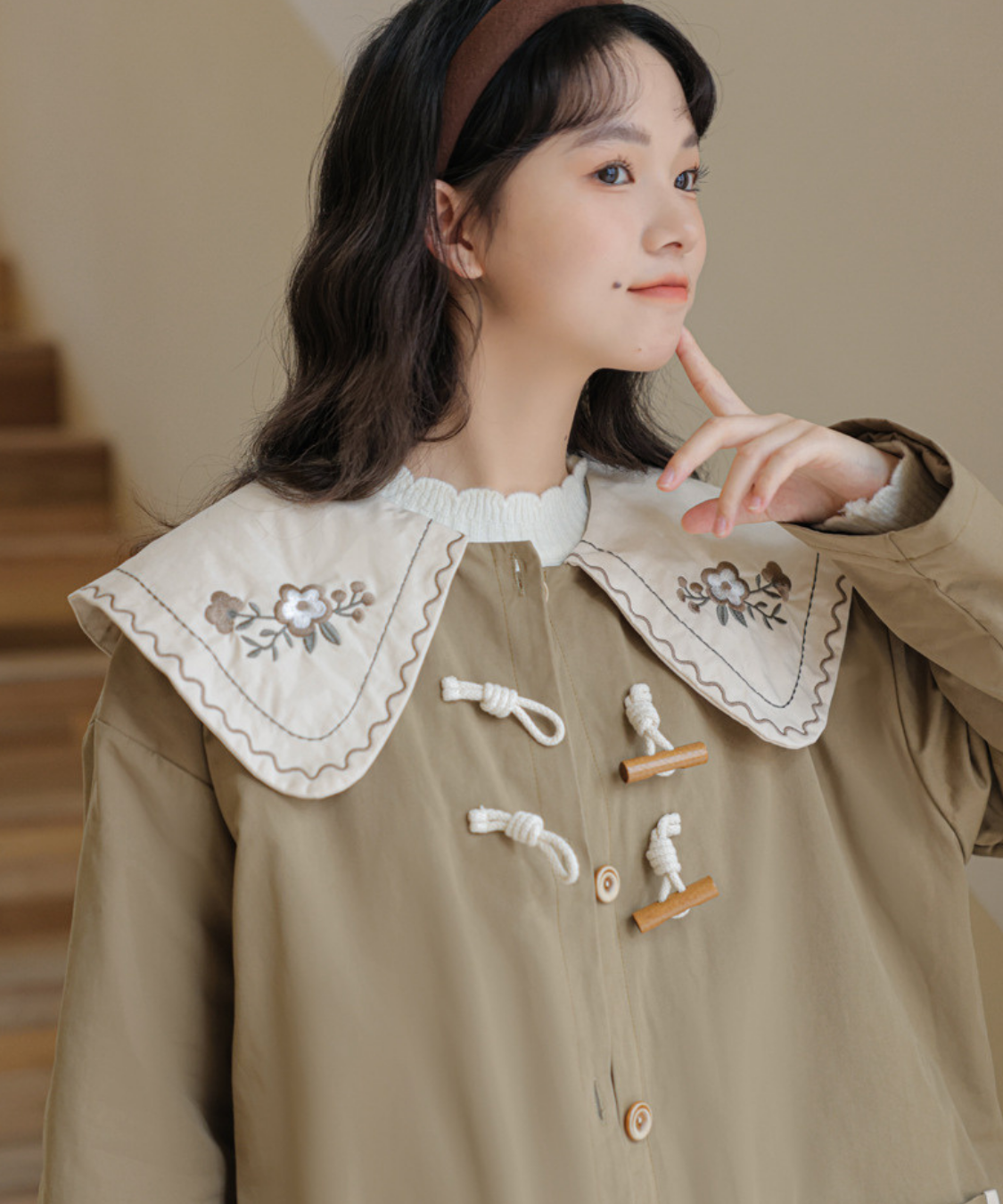 配色パイピングポケット付き刺繍ビッグカラージャケット