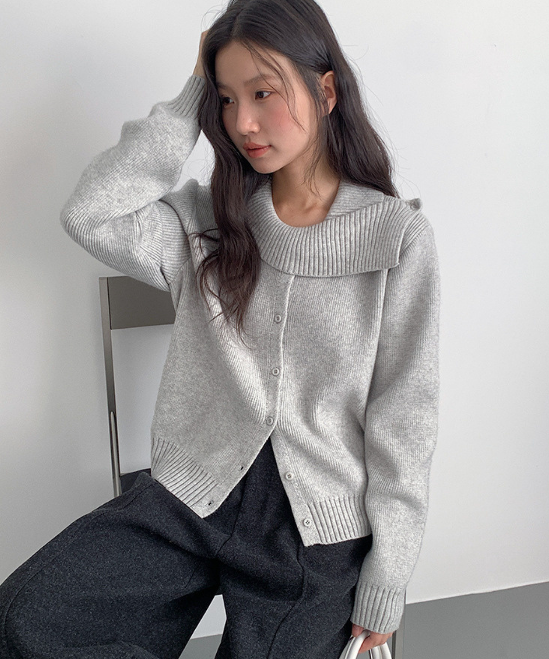 アシンメトリーリブカラーデザインニット