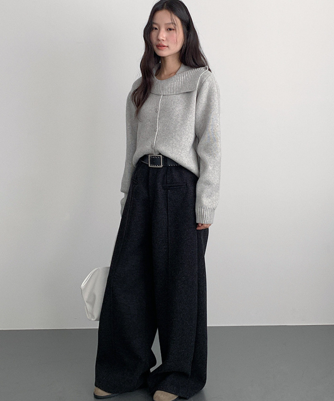 アシンメトリーリブカラーデザインニット