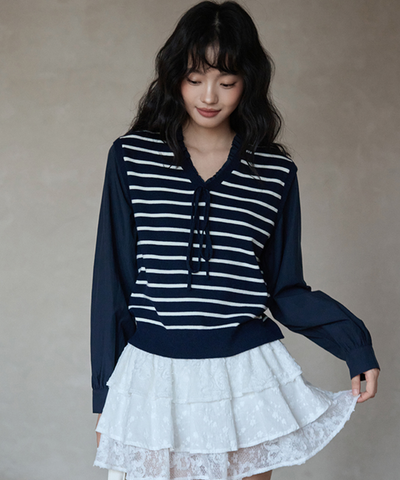 フリル付きVネックボーダーニット切替長袖ブラウス