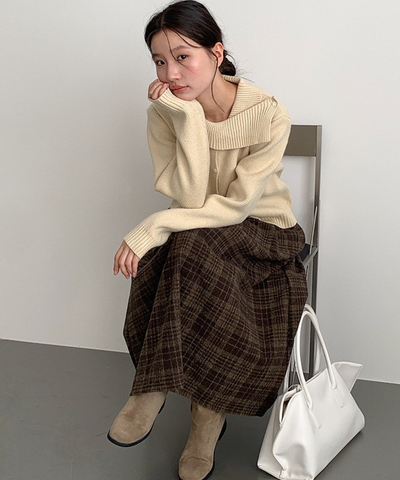 アシンメトリーリブカラーデザインニット