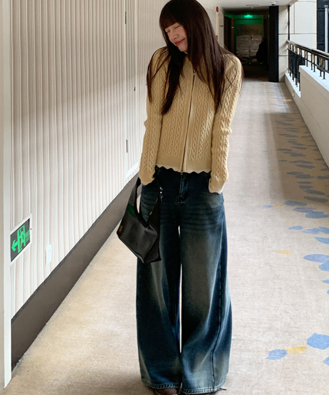 ケーブルジップカーディガン