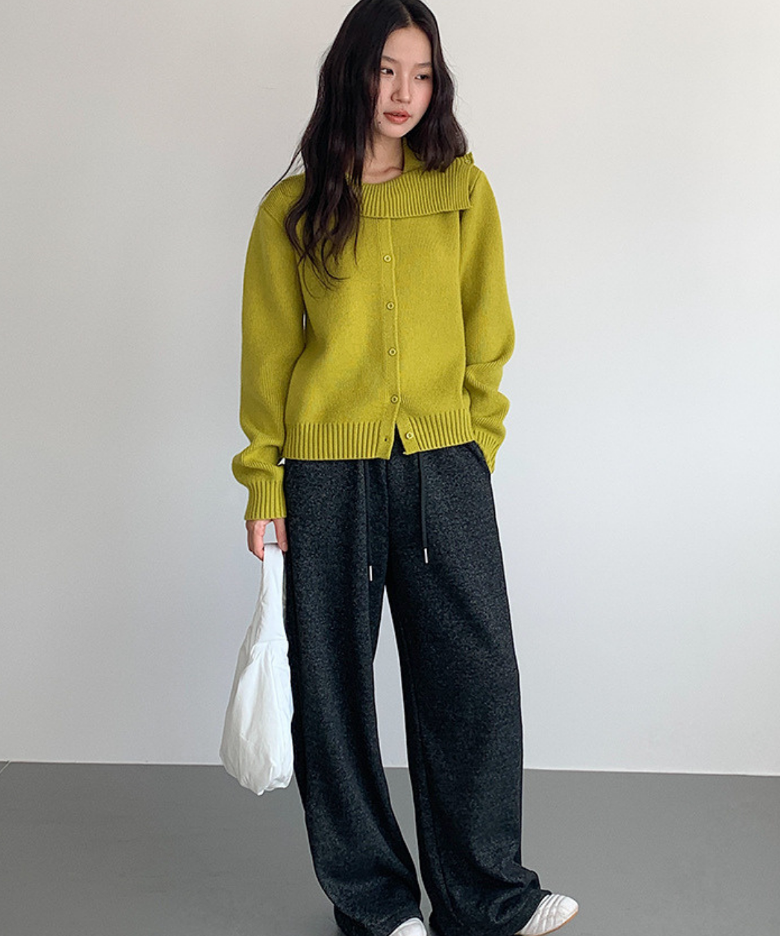 アシンメトリーリブカラーデザインニット