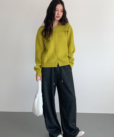 アシンメトリーリブカラーデザインニット