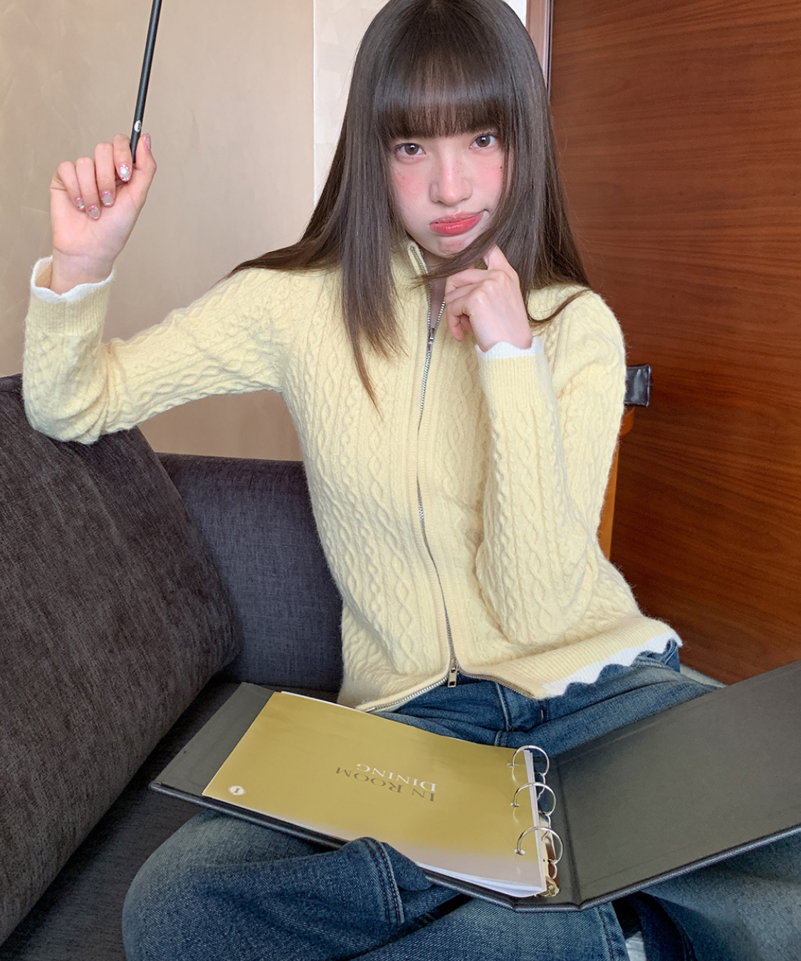 ケーブルジップカーディガン