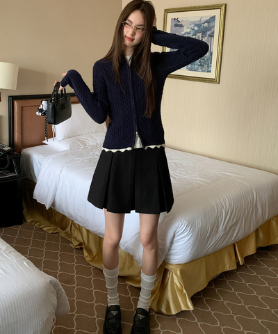 ケーブルジップカーディガン