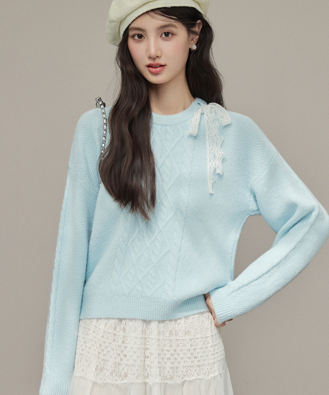 肩レースリボン付きケーブル編みニット