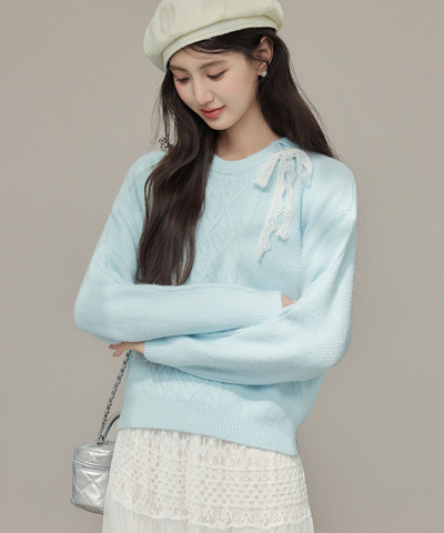 肩レースリボン付きケーブル編みニット