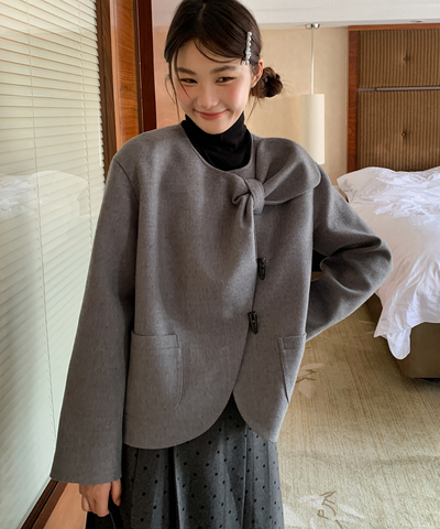 ノーカラーリボン襟トグルボタンジャケット