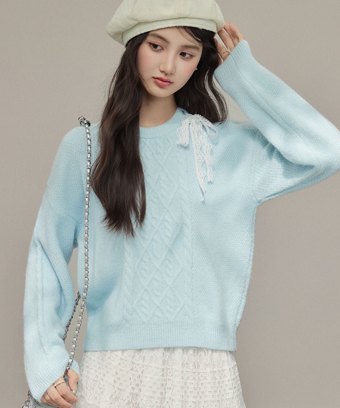 肩レースリボン付きケーブル編みニット