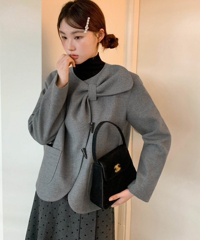 ノーカラーリボン襟トグルボタンジャケット