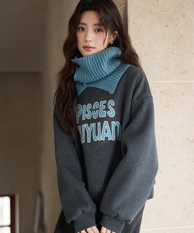 リブネックウォーマー付きロゴスウェット