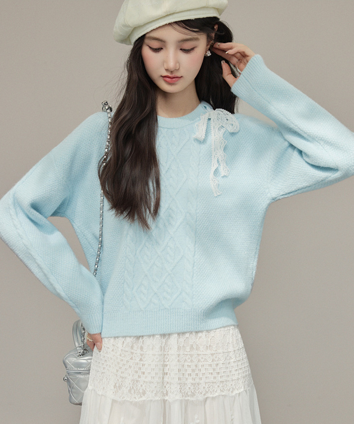 肩レースリボン付きケーブル編みニット