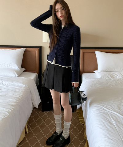 ケーブルジップカーディガン