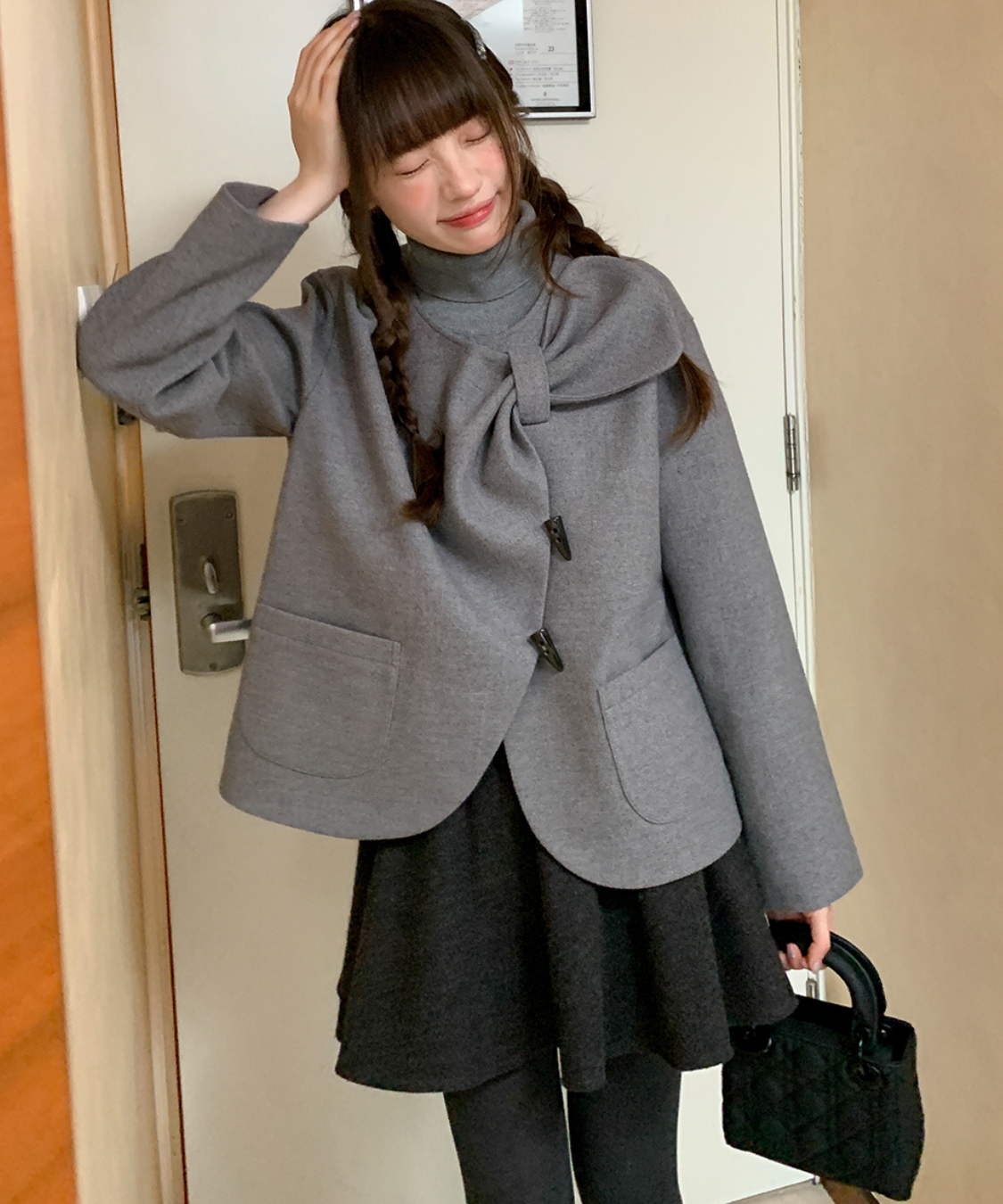 ノーカラーリボン襟トグルボタンジャケット