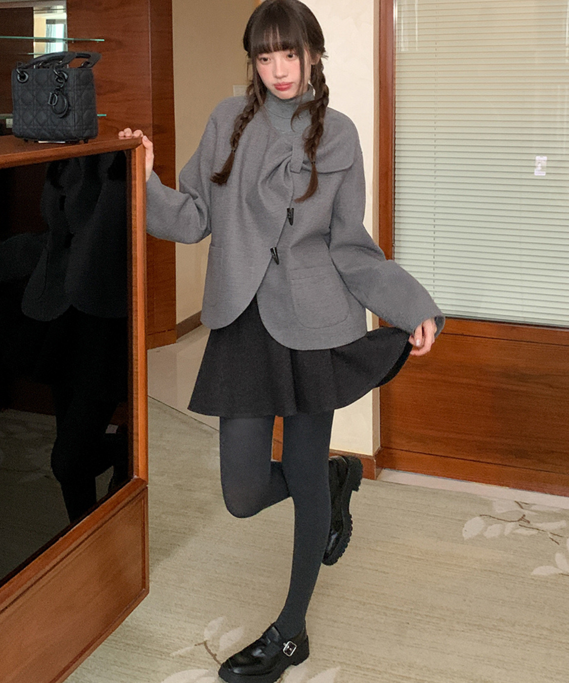 ノーカラーリボン襟トグルボタンジャケット