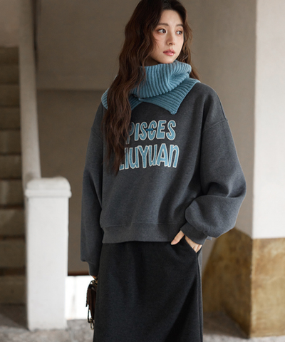 リブネックウォーマー付きロゴスウェット