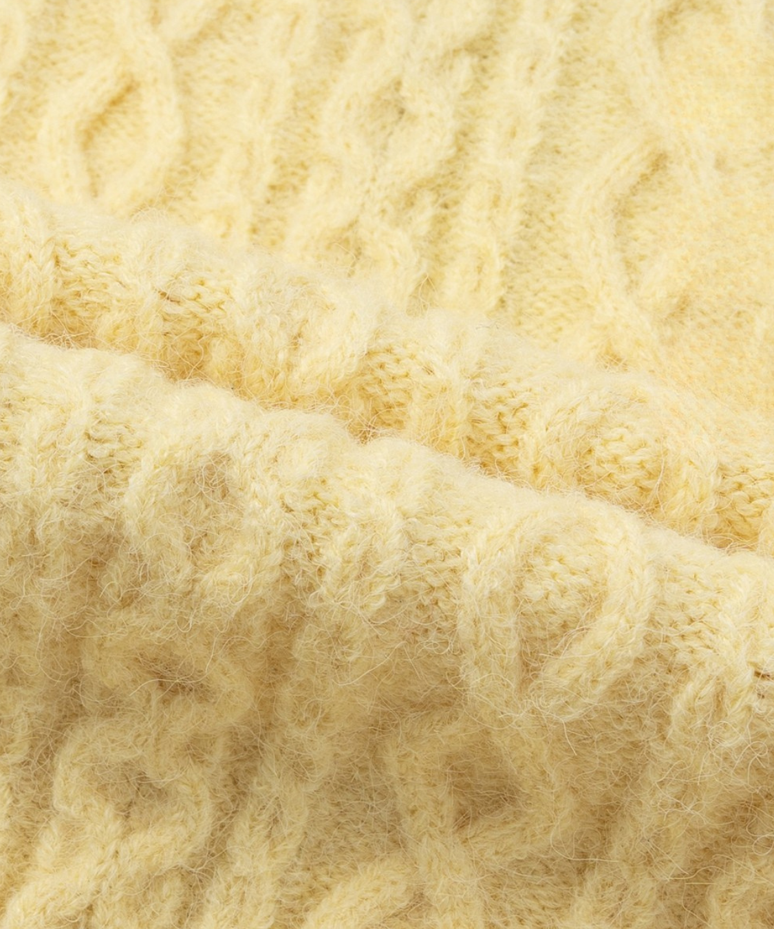 ケーブルジップカーディガン