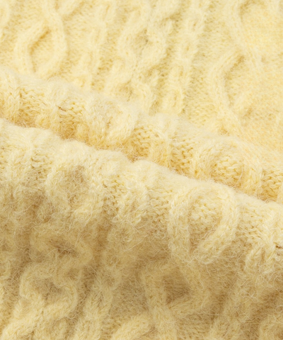 ケーブルジップカーディガン