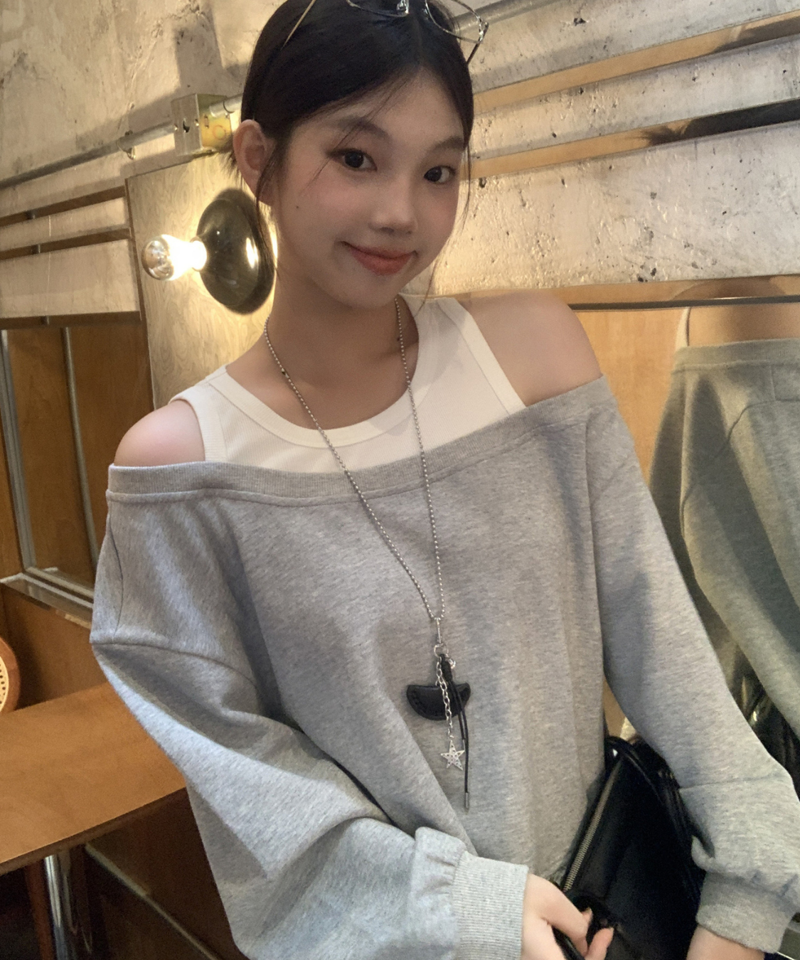 裾レース切り替えオフショル風スウェット