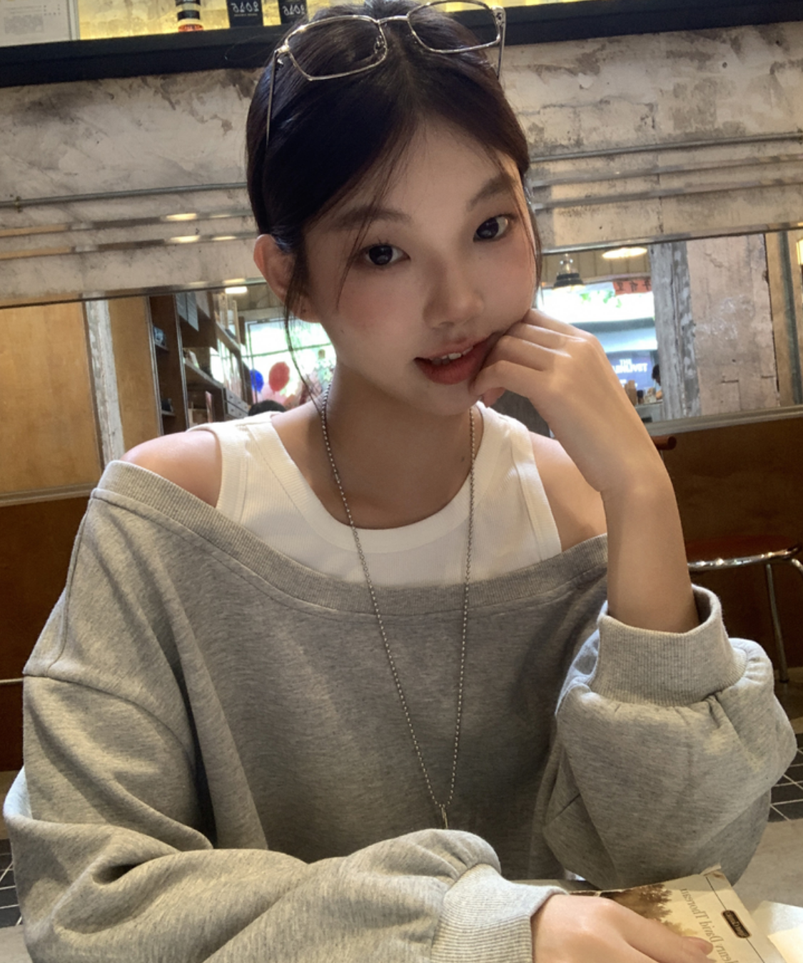 裾レース切り替えオフショル風スウェット